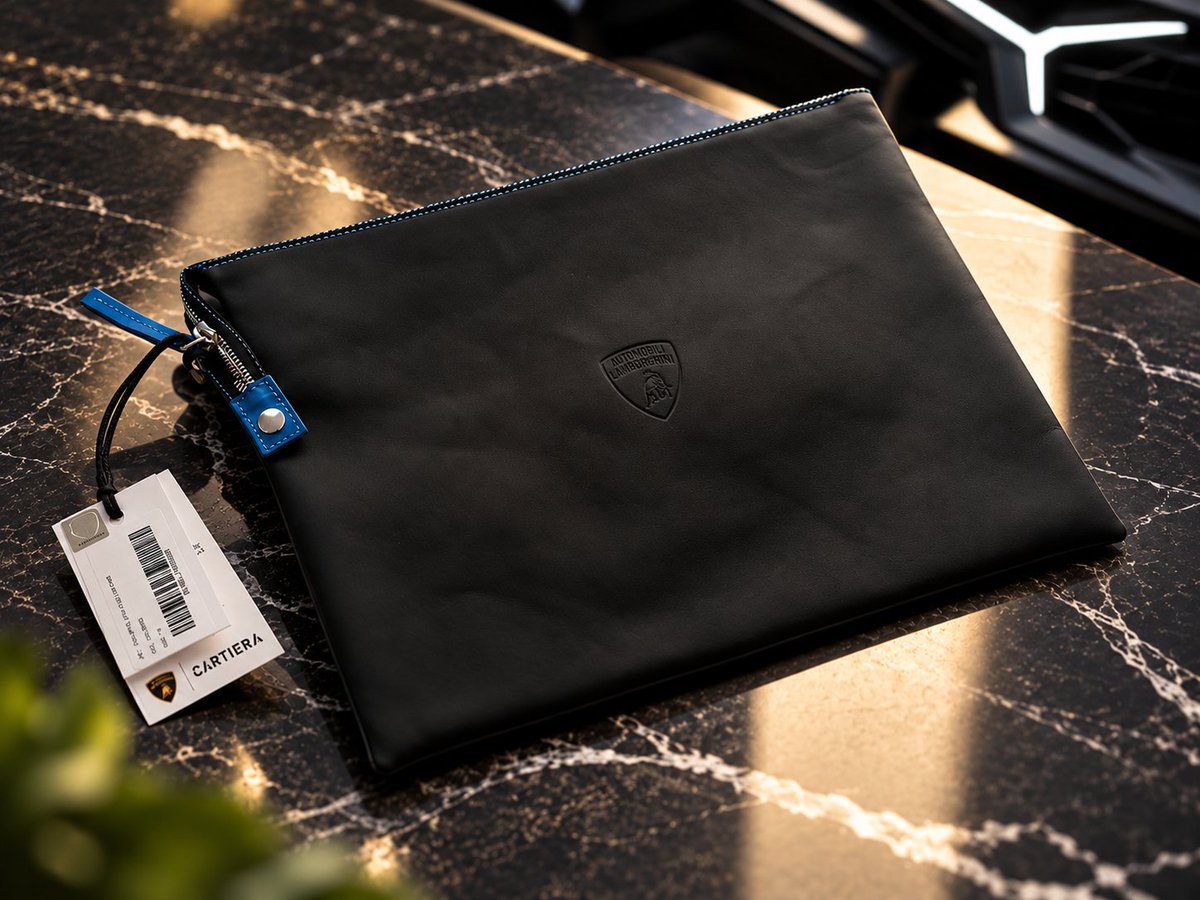 Zero2Turbo's tweet photo. 🚨 COMPETITION TIME 🚨

WIN this official Lamborghini luxury leather laptop sleeve worth over R1500

1) Like this tweet ❤️
2) RT this tweet 🔁
3) Make sure you are following @Zero2Turbo 

The winner will be announced on Fri the 30th Nov and must reside in South Africa 🇿🇦