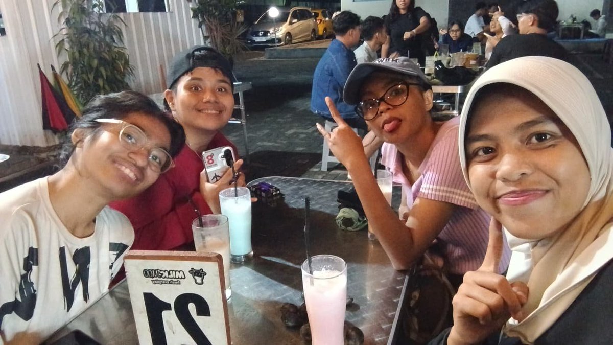 zef_3gp's tweet photo. Full team cukksss https://t.co/WWC0UL5DNr
