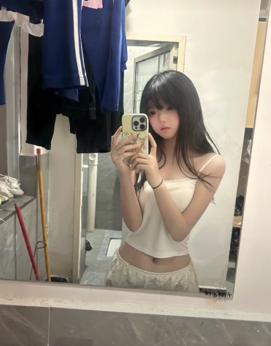 kaitlyn57fd2's tweet photo. 谁要锐评我10后的福 我真的不要🚪 

 真的给   秒看不信你试试

我真的是女菩萨🫣🫣

流言111  我发！！！！ https://t.co/kNJY9mwZyt