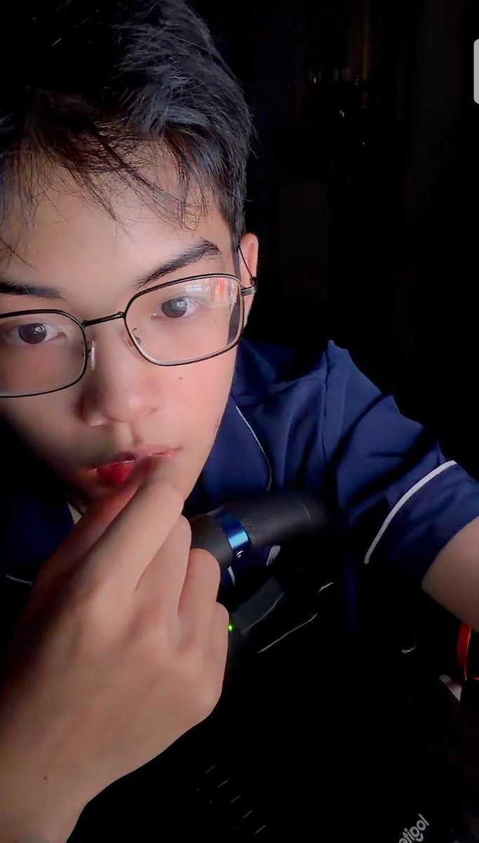 physicsfuen's tweet photo. Naa rakk Mak 😁😚🍼🍼
#yugene #livetiktok https://t.co/QohpojuZb3