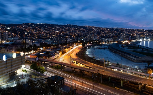 RadioAllen's tweet photo. #Valparaíso: @MunicipioValpo publica licitación para renovar 5 mil luminarias LED y amplía su cobertura de 18 a 40 sectores https://t.co/D831G1U46Y