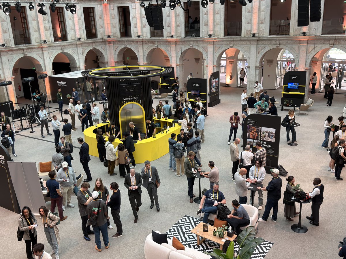 WalletConnect's tweet photo. WalletConnect is at @StellarOrg. 

Catch our CEO @Houlgrave on stage tomorrow and our media team @dee_centralized and @aarond0dd podcasting. https://t.co/dbT9P2443a