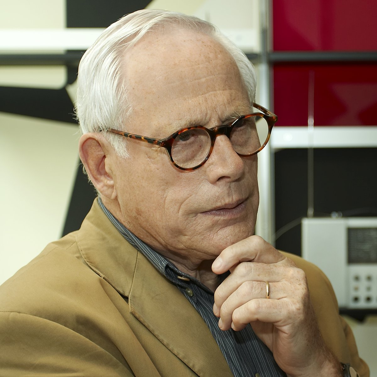 AnalogyArchive's tweet photo. @rauchg "Less, but better." — Dieter Rams (Less but Better, 1995) https://t.co/q1wq2KEah5
