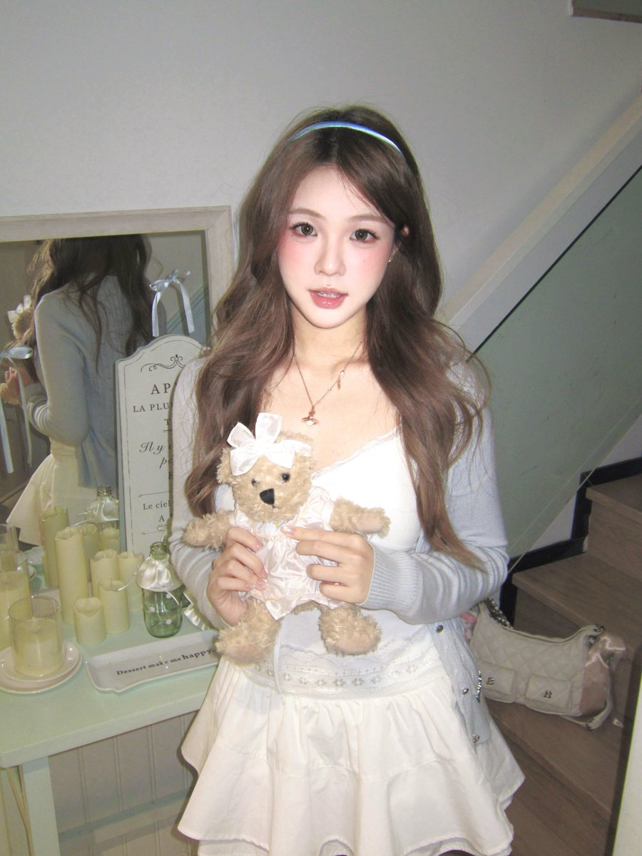 otpmzr's tweet photo. [フィジーのドレスを纏い、謝琅と共に過ごす幸せなひととき。]， https://t.co/TjJOoQyvuv