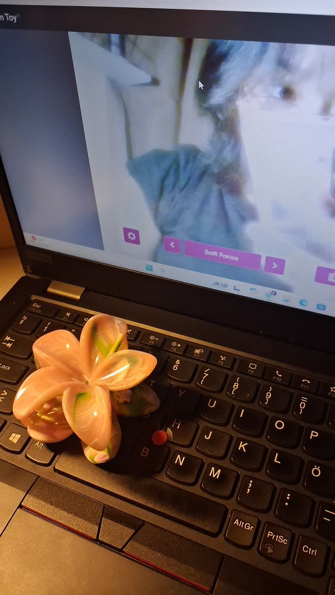 peachyerat's tweet photo. user peachyerat outside twt https://t.co/Nw053bYTd5