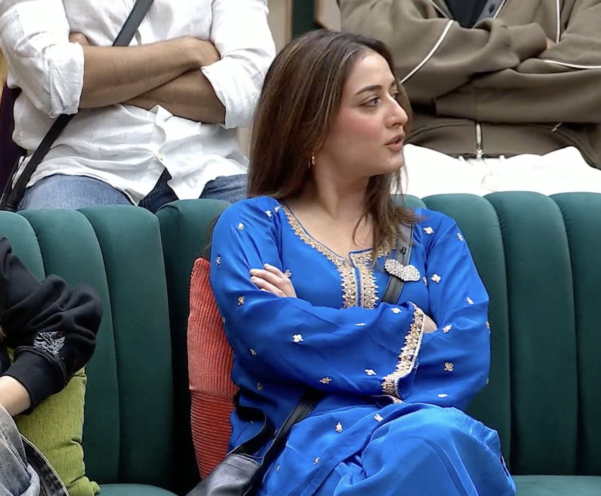 beingrachit_'s tweet photo. four five ppl tried to chadho on uditi; scout tharkulla even asked 'aapke dost hain kaun uditi' n she handled all of very well
#BiggBoss20 https://t.co/wczz9QmKj5