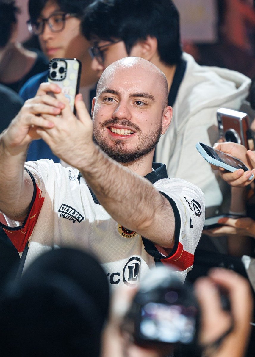 PolymarketVAL's tweet photo. SOURCES 🚨: Derke 🇫🇮 is set to join Aurora Gaming 🇷🇸

He will join the team to compete in the open qualifier alongside Trexx 🇷🇺

[@Sheep_VALORANT] 

Trade on Derke's move here: https://t.co/jPTiFxaXrU https://t.co/pX4w11KnUF