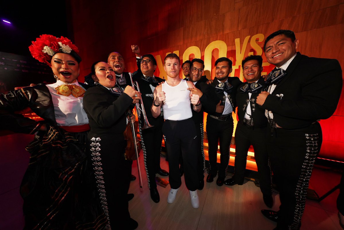 Canelo's tweet photo. Grand arrival 😎 #CaneloMbilli https://t.co/MEkrmcBHim