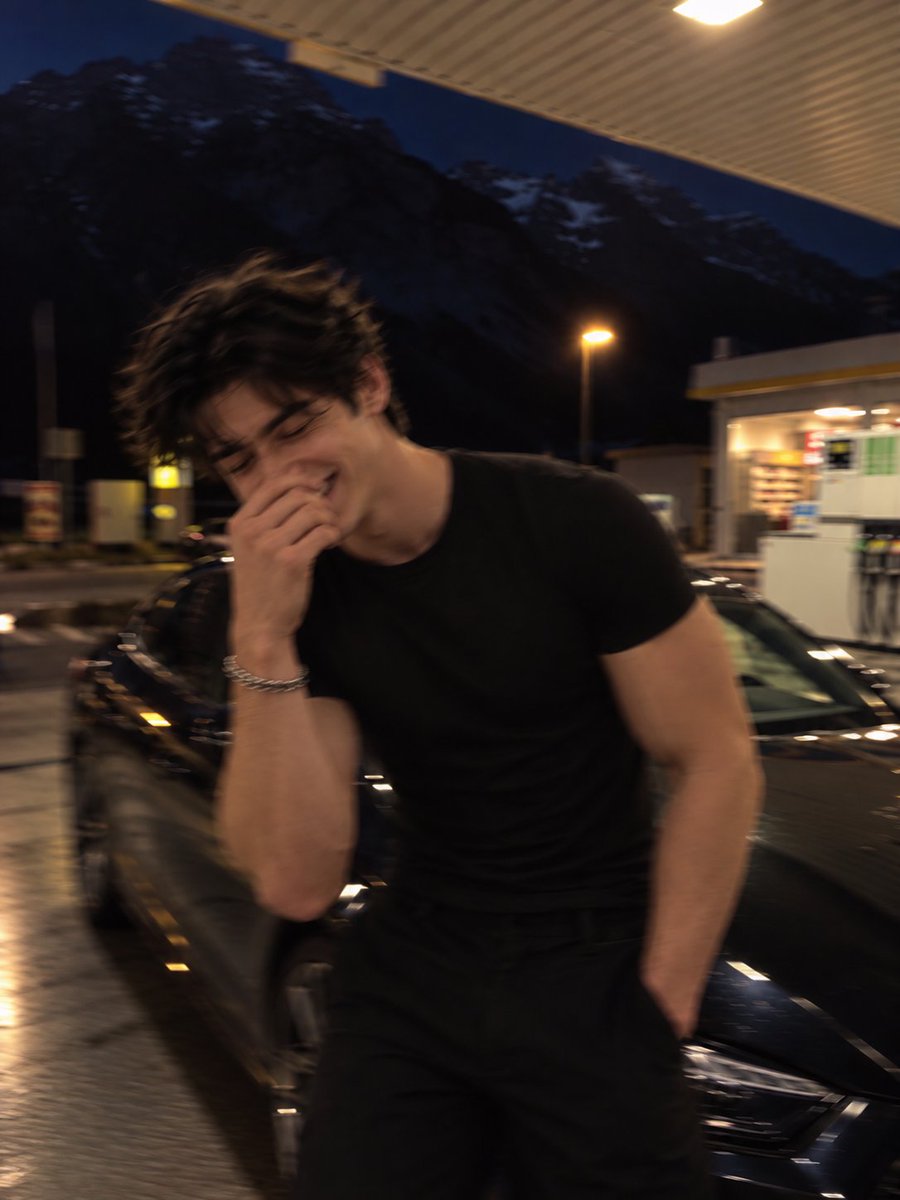 imcalebwhitmore's tweet photo. you think i'm cute? 

#RoyalBloodAndMafiaKnight 
#ArianConti 
#CalebWhitmore https://t.co/PuvUJZQxa9