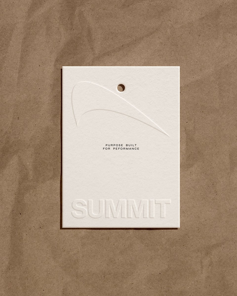 grain_seven's tweet photo. Summit is a modern, minimalist streetwear brand characterized by clean lines, bold typography. Specializing in high-end everyday essentials like vibrant hoodies and t-shirts, the brand merges contemporary high-fashion design with an understated, technical edge. https://t.co/5QBtnnlN5D