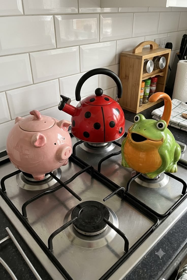 cutedreamvibes's tweet photo. kitchen decor https://t.co/HhfTZheZV5