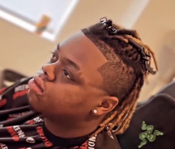 skyrxrx's tweet photo. @MoneyTwofly Oh hell nahhh https://t.co/6dgEGxbdXN
