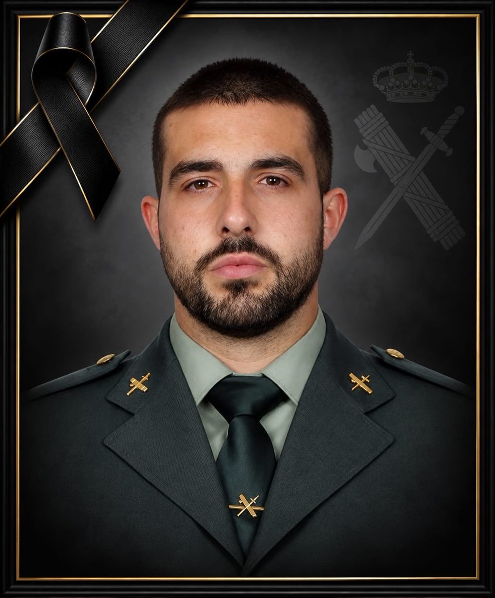1905Civil's tweet photo. JOSÉ MANUEL PINEDA, iba en el tren y ha fallecido hoy en el accidente de Toledo. Hasta hace 15 dias, destinado aqui en Las Rozas. Del Parma de Troya Sevilla. Que dios lo tenga en su gloria y a todos los fallecidos🙏🏻🖤🇪🇸🖤💚 https://t.co/0HgqILOSLt
