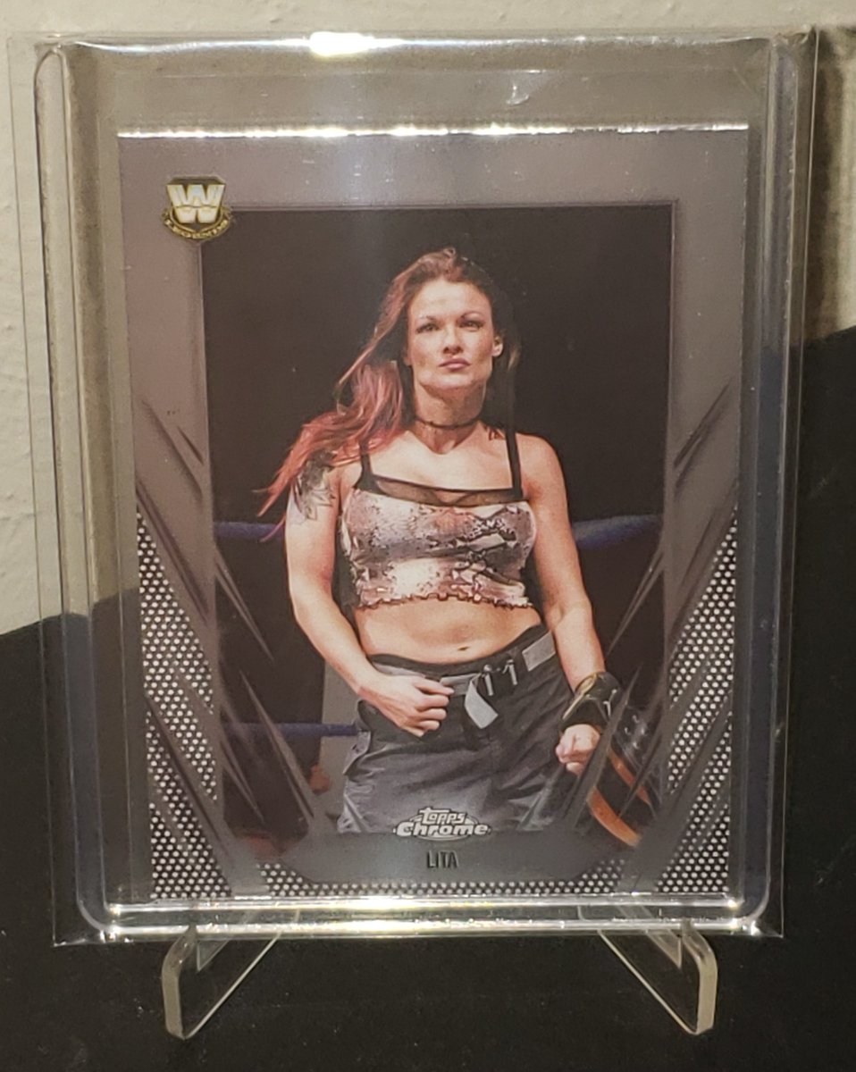 SWF_YouTube's tweet photo. Happy #wrestlingcardwednesday to you all ! I'm bringing you some 🔥 today...

Lita ⬇️

- 2017 Women's Division R-26
- 2018 Heritage BL-31
- 2026 Chrome #61

*BONUS: 2008 Ultimate Rivals #64

#wrestlingtradingcards
#wrestlingcards https://t.co/TcFybMEZGL