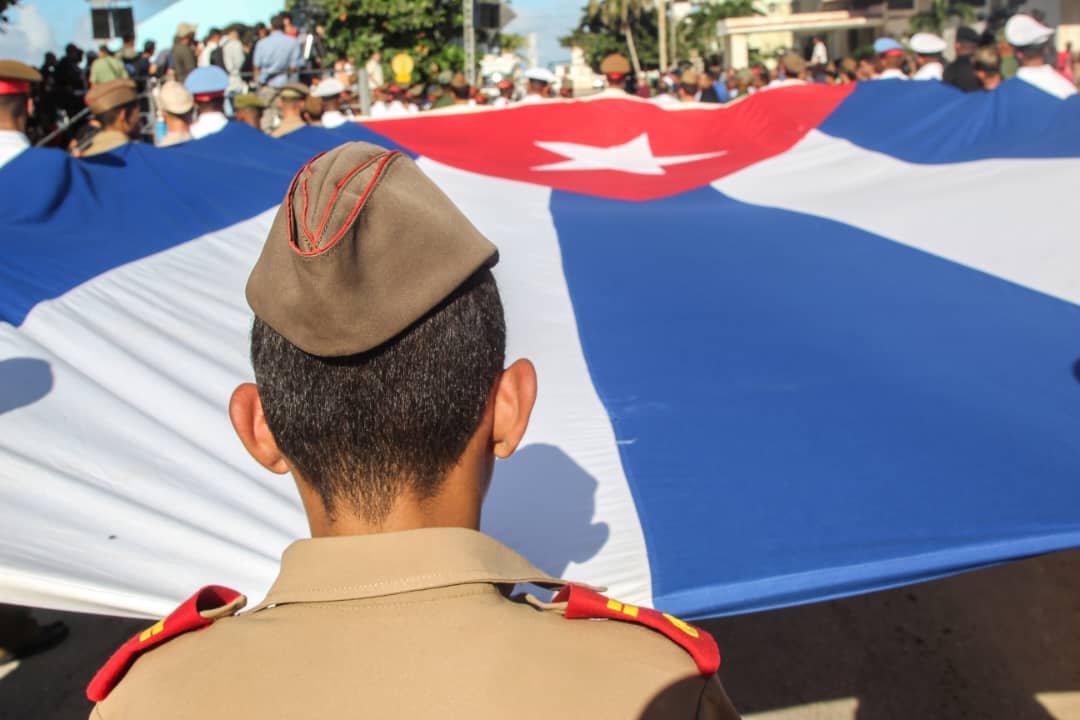 PartidoPCC's tweet photo. El espíritu de Camilo, su vergüenza, su lealtad y su entrega a la Revolución se multiplican en el pueblo de #Cuba.

#CamiloVive https://t.co/llq69M8O56