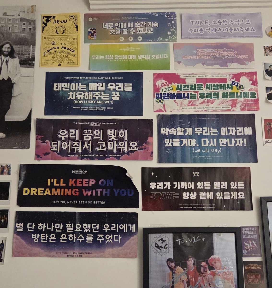 baepsa3's tweet photo. Sempre guardei meus banners porque são uma memória do que vivi nos shows. Isso custa muito dinheiro, trabalho e dedicação.  Não façam isso gente. Se nao quiserem recusem e passem a diante. https://t.co/QHgKJF6wWk