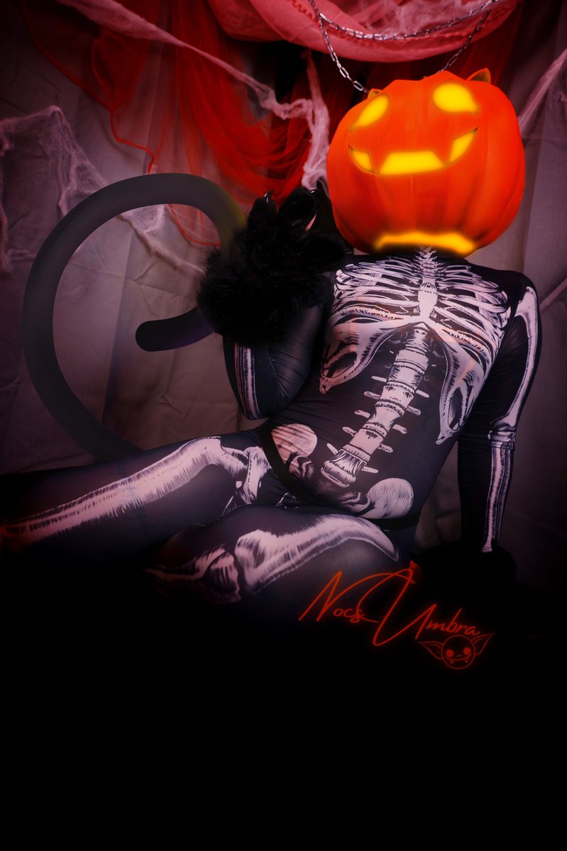 nocsumbra's tweet photo. I am in love with this shoot 
This is one of my “dream cosplays” I tried like 3 years in a row to do it lol .. but LOOK AT THAT PUSSY AHHHHHH 

#goon #fansly #Fortnite #spookymonth https://t.co/j71WXk8Pgm
