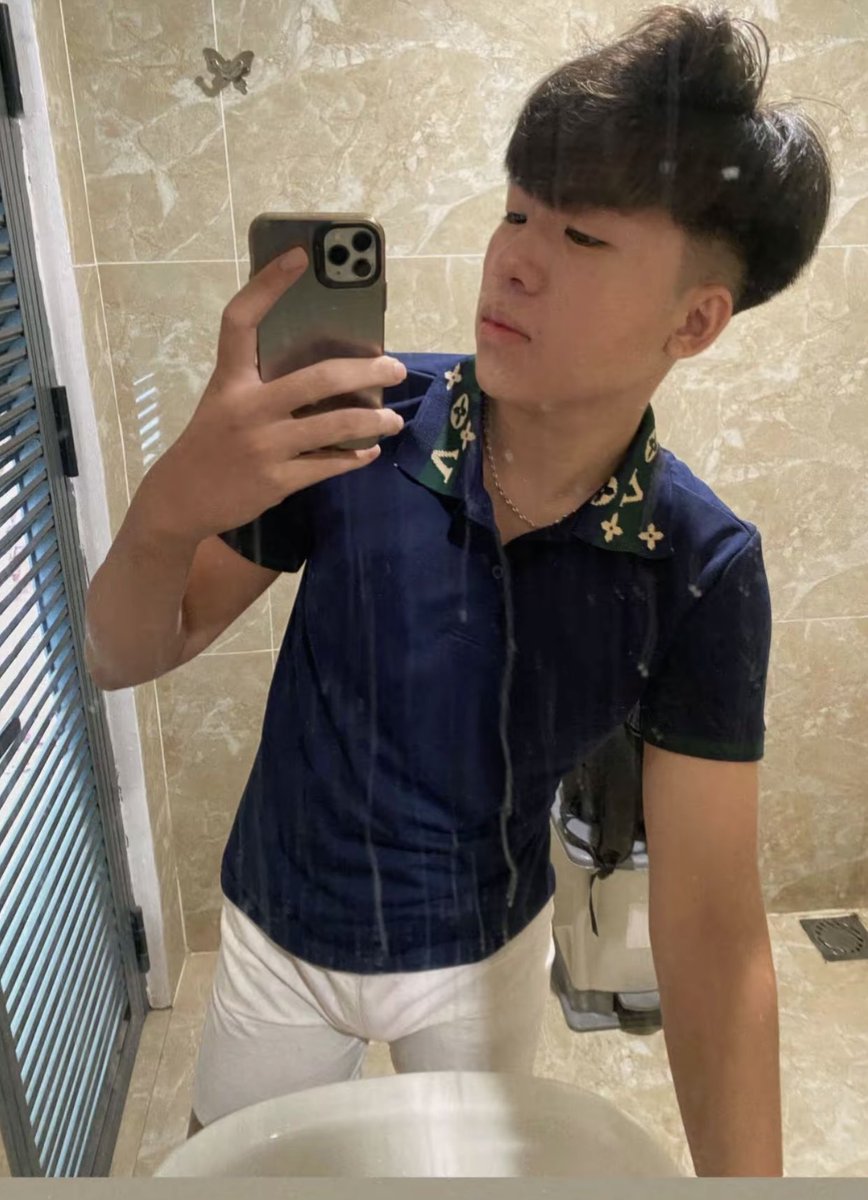 sgc5fdgsc5's tweet photo. Sài Gòn thật cô đơn 🫠 https://t.co/ZIYmOqE6fM