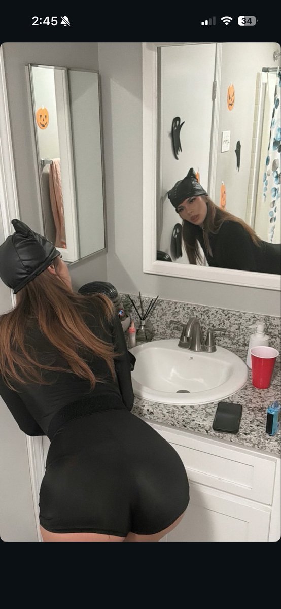 Josephralphsfe's tweet photo. Cover my slutty gf in cum https://t.co/dTwjTWi7xP