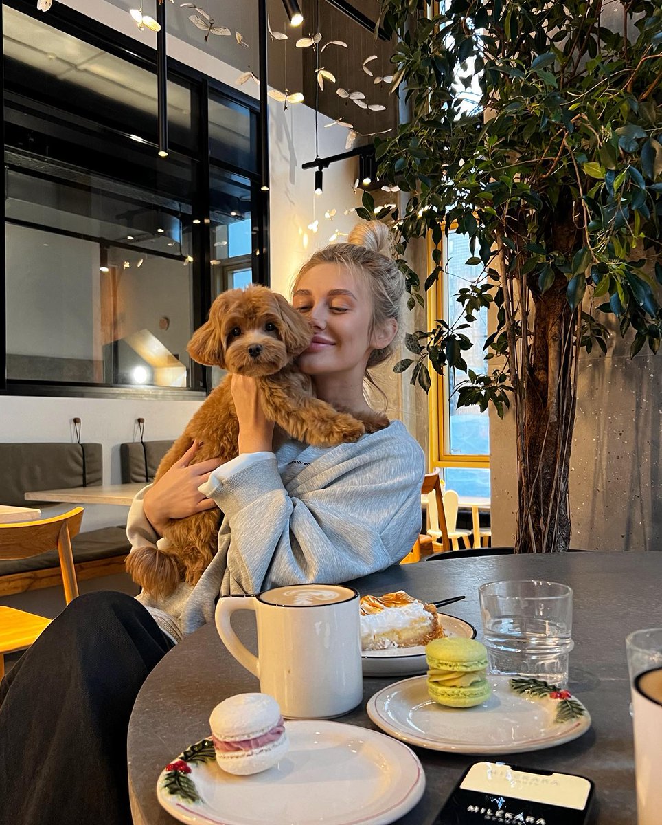 48Squared's tweet photo. A little kiss, a lot of love, and a heart full of happiness. Nothing feels sweeter than the unconditional love of a furry friend🐶💕 https://t.co/HUfUF3wfG2