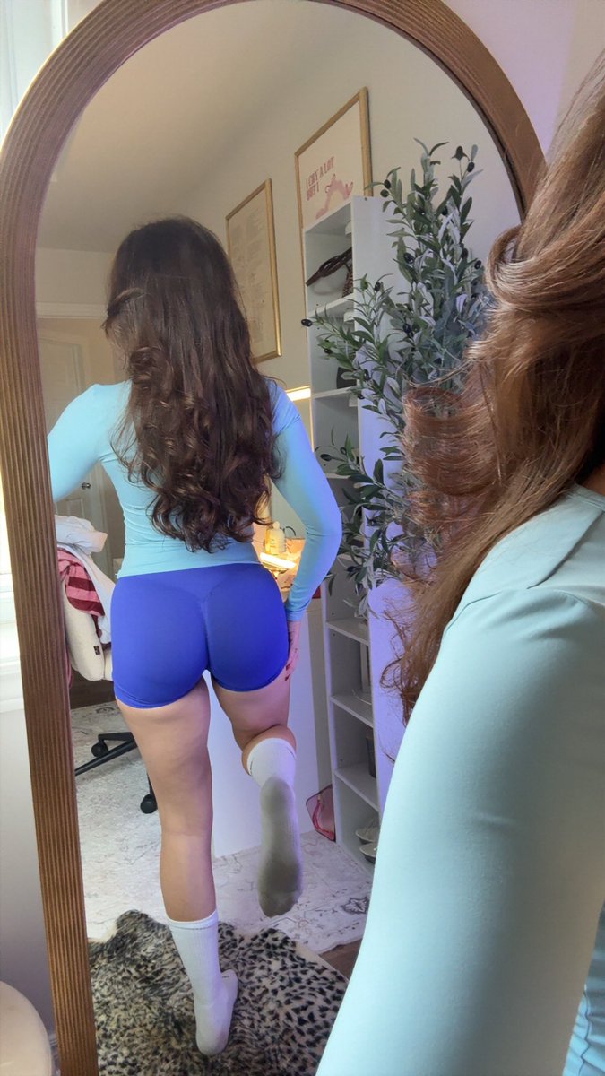 stephthegymbrat's tweet photo. Once you serve a gym brat, you’ll never go back https://t.co/m3hCWxmMa8
