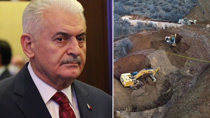 ToplumsalMht290's tweet photo. İliç maden katliamında oğlunu kaybeden babaya şikayet!

Eski Başbakan Binali Yıldırım, İliç maden katliamında hayatını kaybeden Uğur Yıldız’ın babası Ali Ekber Yıldız’dan, duruşma sonrası yaptığı açıklamalar nedeniyle şikayetçi oldu.

Yıldırım’ın şikayeti üzerine acılı baba ifadeye çağrıldı.
