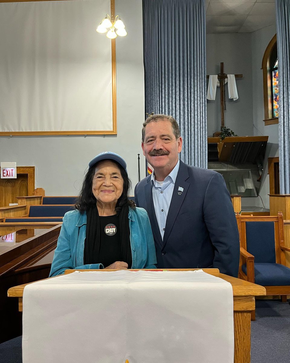 RepChuyGarcia's tweet photo. Our country has lost a giant. Dolores Huerta was a civil rights champion and labor leader whose early work with the United Farm Workers changed the lives of migrant workers. She dedicated her life to fighting for the rights of immigrants, women, and Latinos until the very end.

I will never forget when she visited me in Chicago during my mayoral run to show her support. I’ll forever be honored to have called her a friend.

May she rest in power, and may we continue her work.