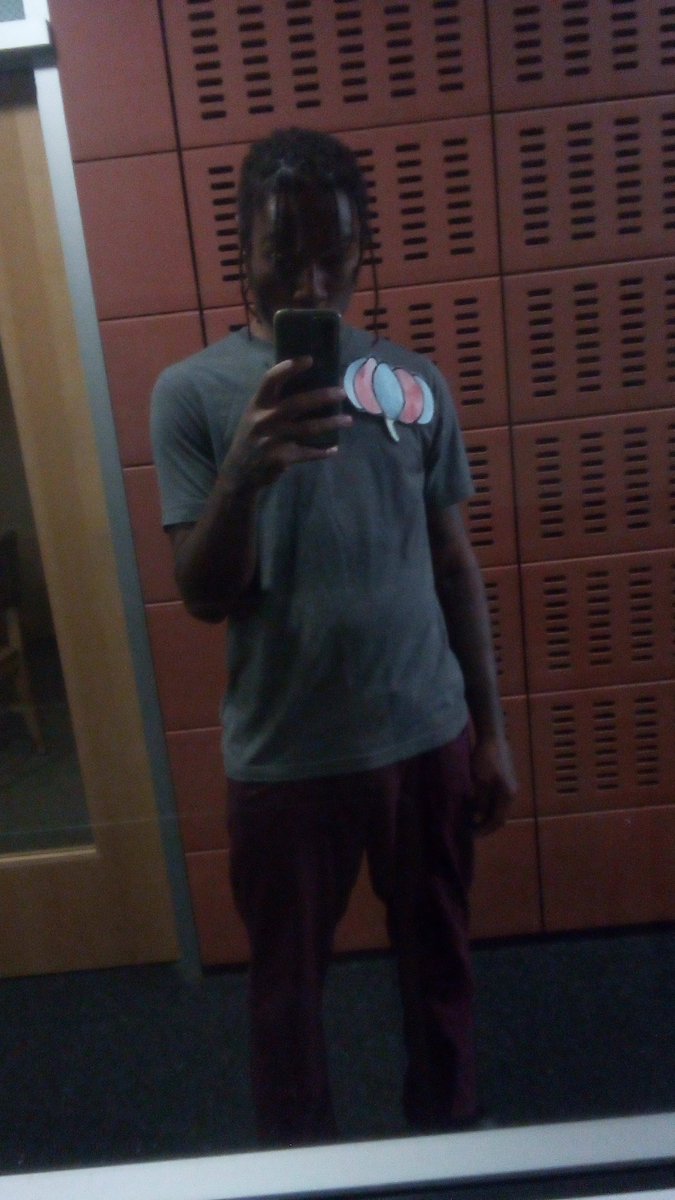 Youngsiraddmore's tweet photo. There ain't nothing attractive over here nigga it's real ugly.

https://t.co/G8VMjPXJyA https://t.co/2uF7liKq1i