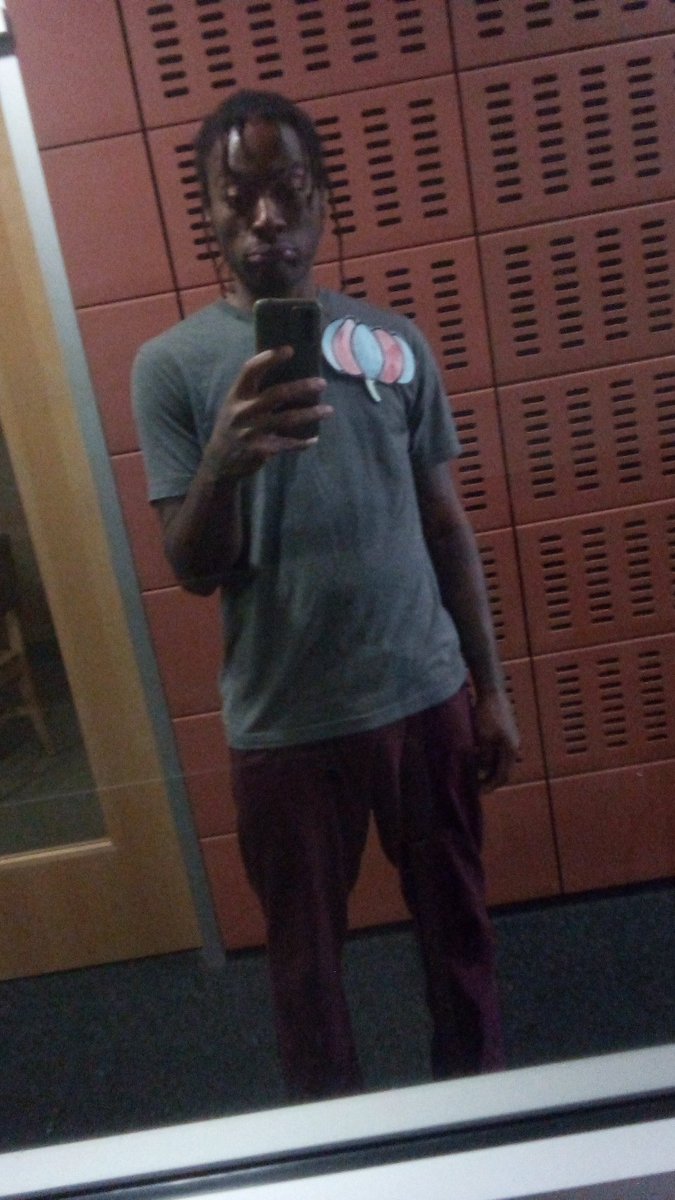 Youngsiraddmore's tweet photo. There ain't nothing attractive over here nigga it's real ugly.

https://t.co/G8VMjPXJyA https://t.co/2uF7liKq1i