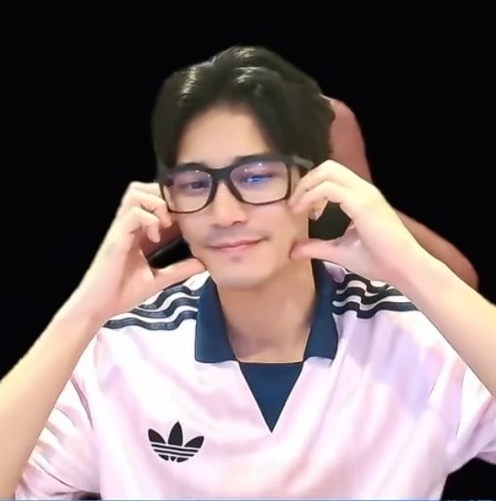 mesomedayone's tweet photo. ไม่ลืมที่จะส่งแฟนๆเข้านอนด้วยท่าน่ารักๆ💖💕💘

☆ ｡#euroyotsawat #ยูโรยศวรรธน์ ◡̈ https://t.co/b7i6ppC5fY
