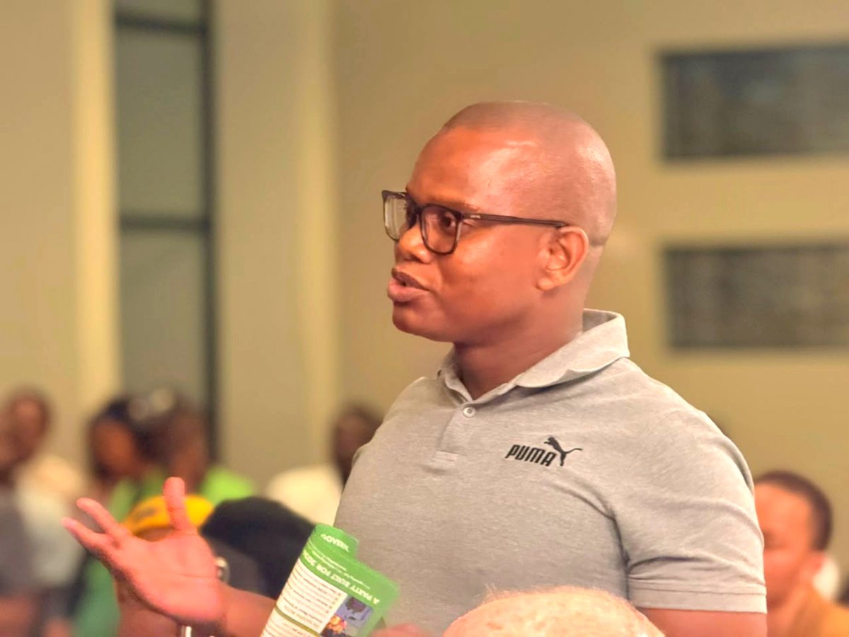 HermanMashaba's tweet photo. I am listening  directly to the residents of Ward 114, Jackal Creek Estate alongside our Ward Councilor Candidate, Sello Mabelebele and our MMC Candidates. 

These are the people who live here and they know exactly what's broken, and real leadership starts by listening before acting. Joburg can work again and together we'll get it done.

LET'S DO IT AGAIN!! 

#UnfinishedBusiness 
#OperationFixJoburg