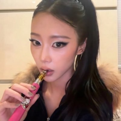 eroticaiism's tweet photo. Motherselle #NewProfilePic https://t.co/iSxJODUGGW