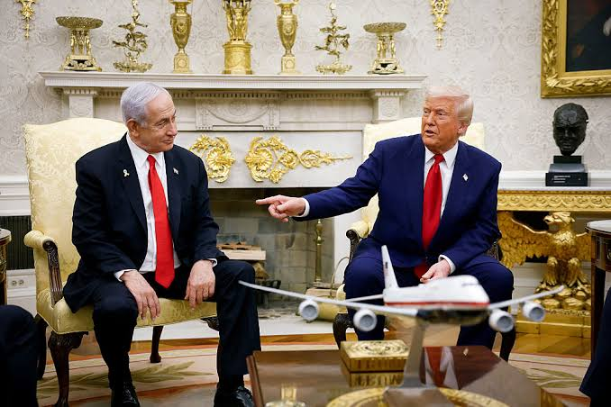 macropaperr's tweet photo. BREAKING:

🇺🇸🇮🇱 US and Israel are considering striking Iran after midterms, reports Axios.

The potential targets will be Iranian leadership, energy, and nuclear sites. https://t.co/77tAmqNrzv