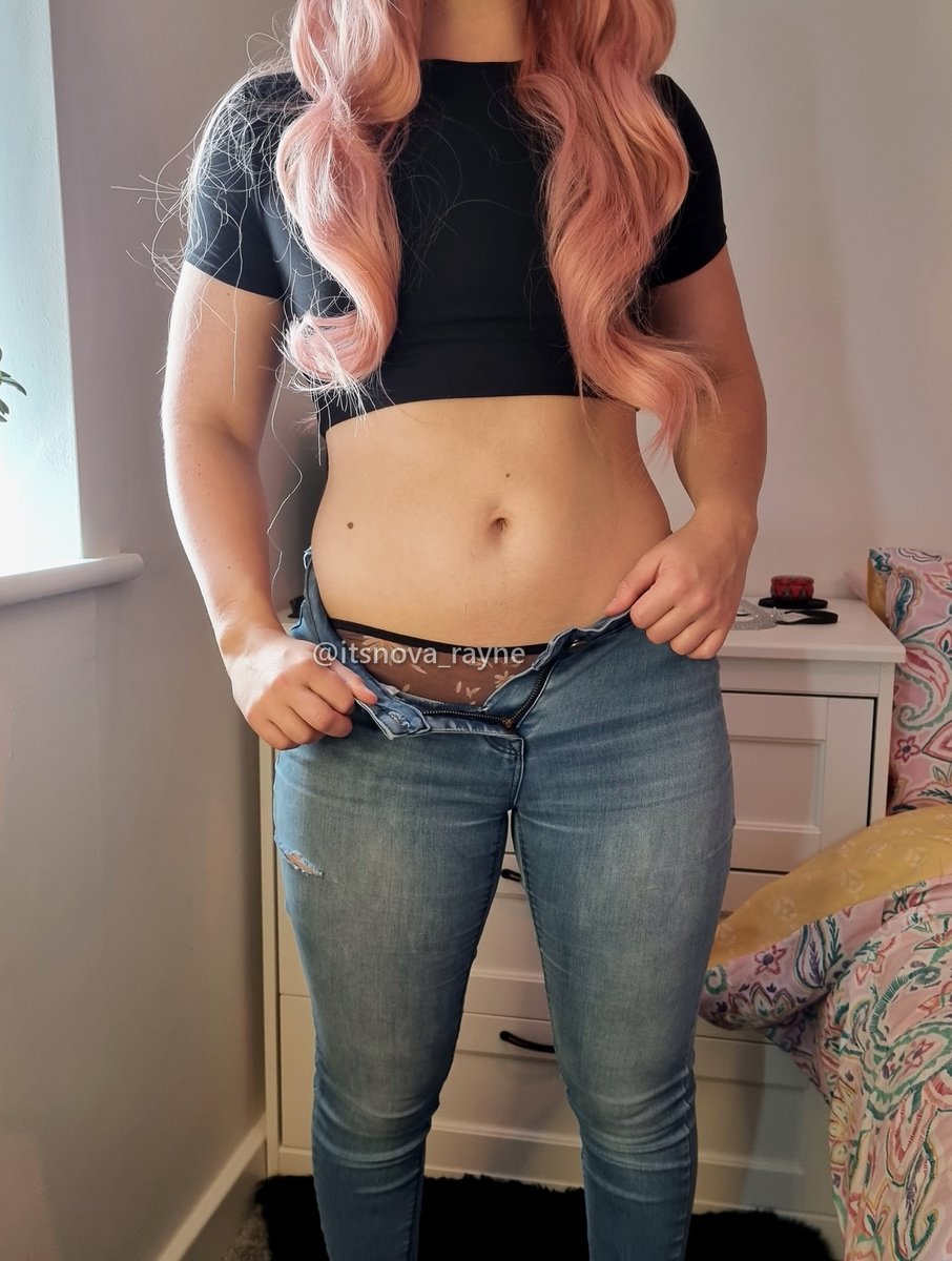 itsnova_rayne's tweet photo. unbuttoned. that's as far as this one goes #egirl #jeans https://t.co/l30HtgIhgb