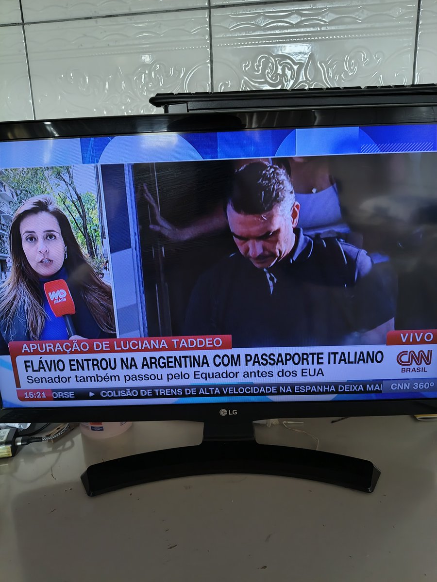 guilersantanna's tweet photo. Não vou Fugir do País...... 😂😂😂😂 https://t.co/X2HROazg31