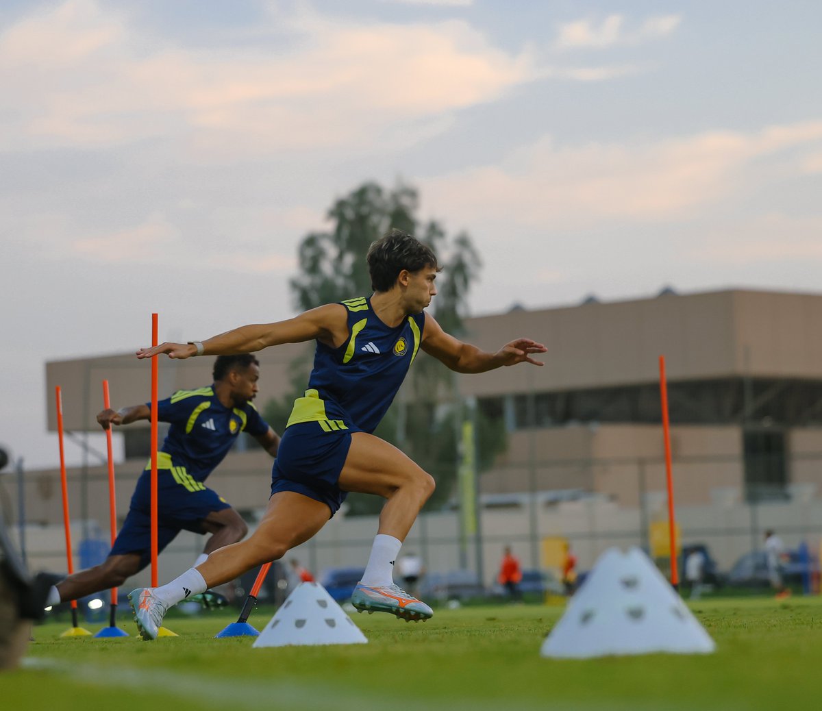 AlNassrFC's tweet photo. صفـو السمـاء .. يشبـه صفاء قلوبنـا 💛 https://t.co/3k5682Yd0O