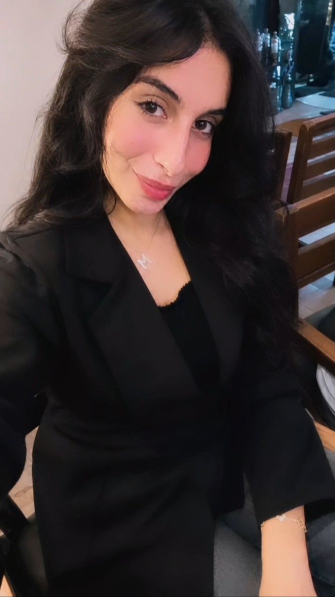 Malak24812's tweet photo. 🖤🍷 https://t.co/BONjnYKGIY