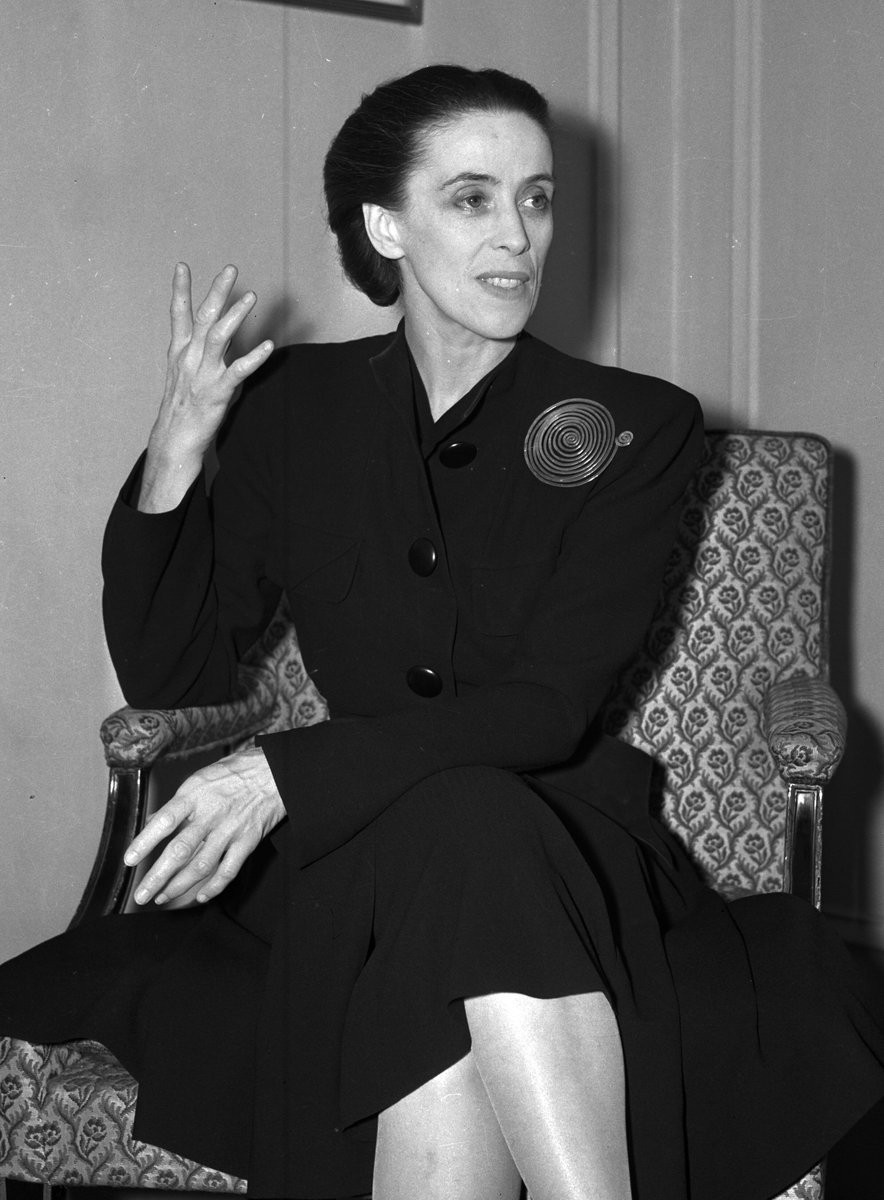 AnalogyArchive's tweet photo. @stevemagness "There is only a queer divine dissatisfaction, a blessed unrest that keeps us marching and makes us more alive than the others." — Martha Graham (to Agnes de Mille, 1940s) https://t.co/uPRakmbMB3