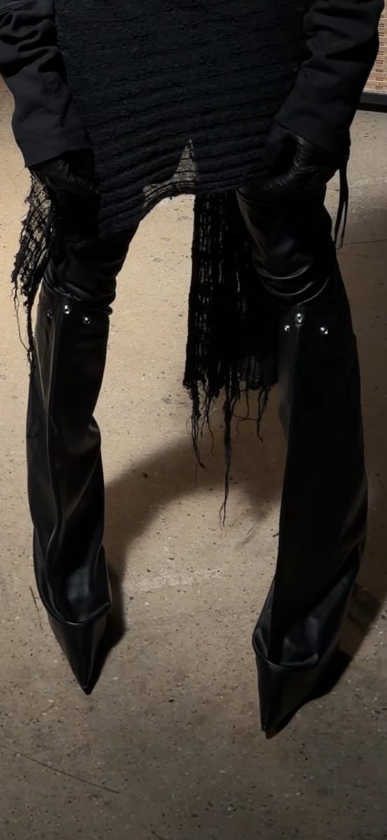 modsiwW's tweet photo. Backrooms, The Substance, Sinners, Obsession. High Fashion Halloween, soon.. https://t.co/I7Ult3my4Q