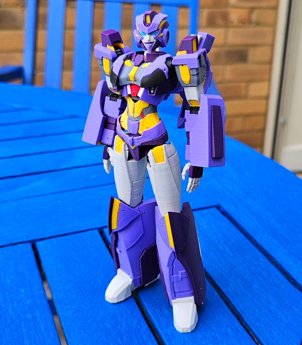 Sam_Makes_Toys's tweet photo. Figure I should properly show her off, its IDW Nautica!

Really happy with how she came out, especially in the articulation department. I may have funny timing with these things, but there's room in the world for multiple Nauticas

Transformation demo can be found below https://t.co/bzWupiz1Ky