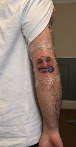 viotubing's tweet photo. WHO THE FUCK DID THIS 💀💀 https://t.co/qPdlU3d8mb