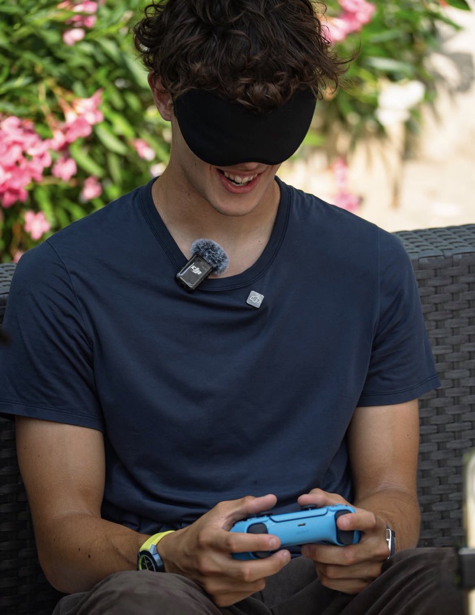 plaugeobsessed's tweet photo. Oh my god he looks so good https://t.co/flbQSISpwL