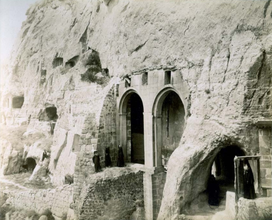 Firebirds_Lair's tweet photo. Today's call to adventure: the cave monastery of Vardzia. A series of cells carves into a cliffside, situated just a few hundred meters from the Kura river. 

Perhaps a former monastery, now claimed by several monsters? A bandits den? Or still used by a monastic order? https://t.co/1O38paERPA