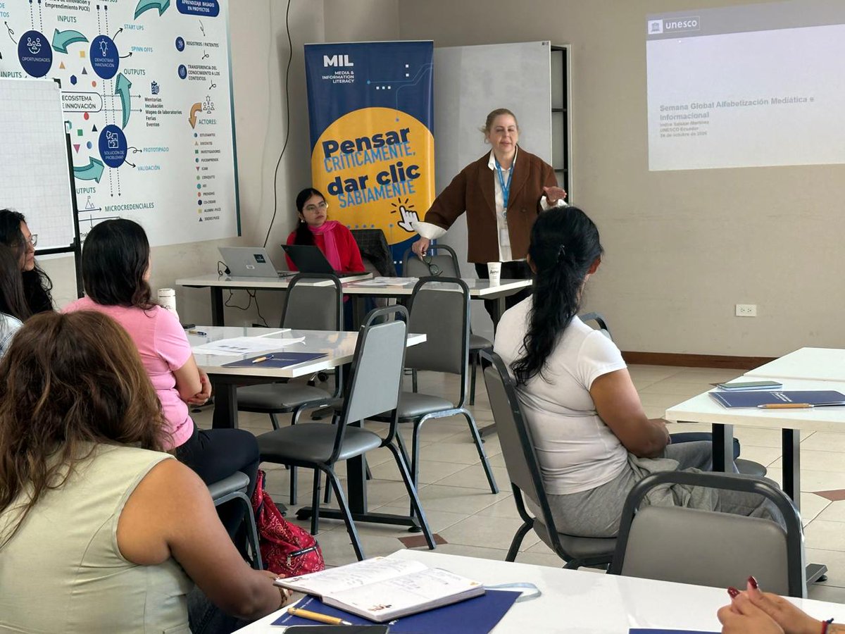 PUCE_Ecuador's tweet photo. 📱🛡️ ¡La seguridad digital de nuestros niños, niñas y adolescentes es una responsabilidad compartida!
Nuestro @OdeComPUCE, en el marco de la #GlobalMILWeek2026, realizó un taller sobre prevención de riesgos en entornos digitales, dirigido a docentes y personal de consejería estudiantil de colegios de Quito.
Un proyecto articulado con @MILYouth y @UNESCOQuito.
💡 Un espacio para fortalecer conocimientos y promover entornos digitales más seguros para las nuevas generaciones. 💙