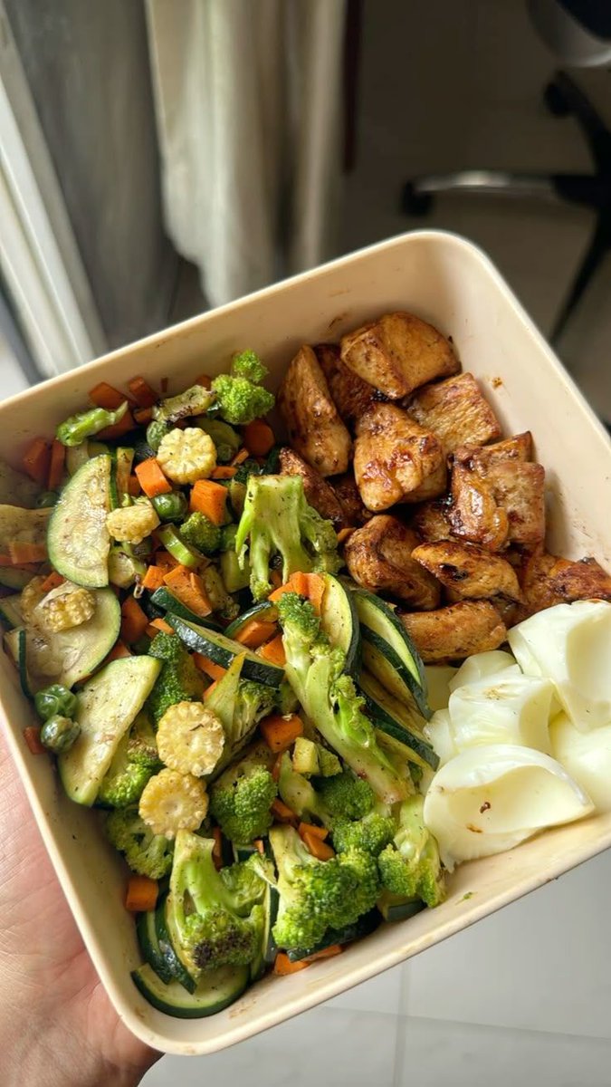 JuanchoMxx's tweet photo. HAZ QUE LA PROTEÍNA JUEGUE A TU FAVOR 

Perder grasa no debería significar llegar a la siguiente comida con un hambre imposible de controlar. https://t.co/8pVWtqTvfl