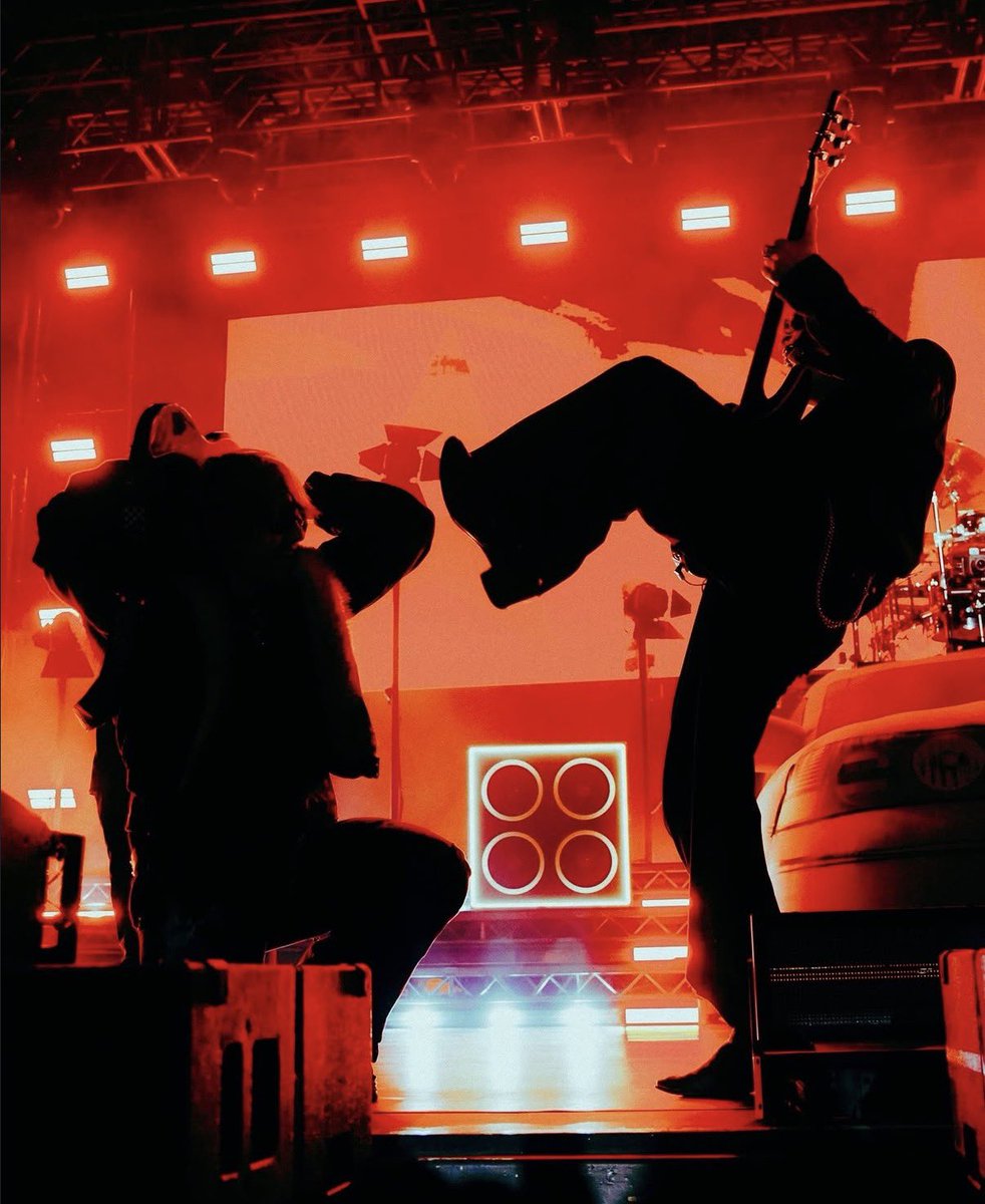 mukestepping's tweet photo. THIS WAS MUKE STEPPING IN BRISBANE?? https://t.co/9OOU3ayMri
