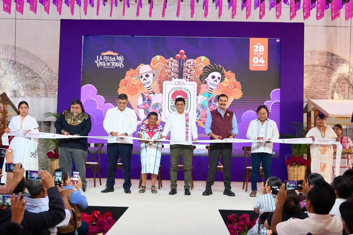 salomonj's tweet photo. Oaxaca tiene mucho que compartir con México y el mundo. ❤️

Hoy inauguramos la Feria Casa Hecho en Oaxaca, edición Ofrenda y Herencia, en la Real Alhóndiga de Antequera, donde nuestras artesanas, artesanos y productores locales comparten lo mejor de nuestra tierra.

Aquí les dejo la información de horarios y fechas para que puedan visitarla.

#LaFiestaMásVivaDeTodas