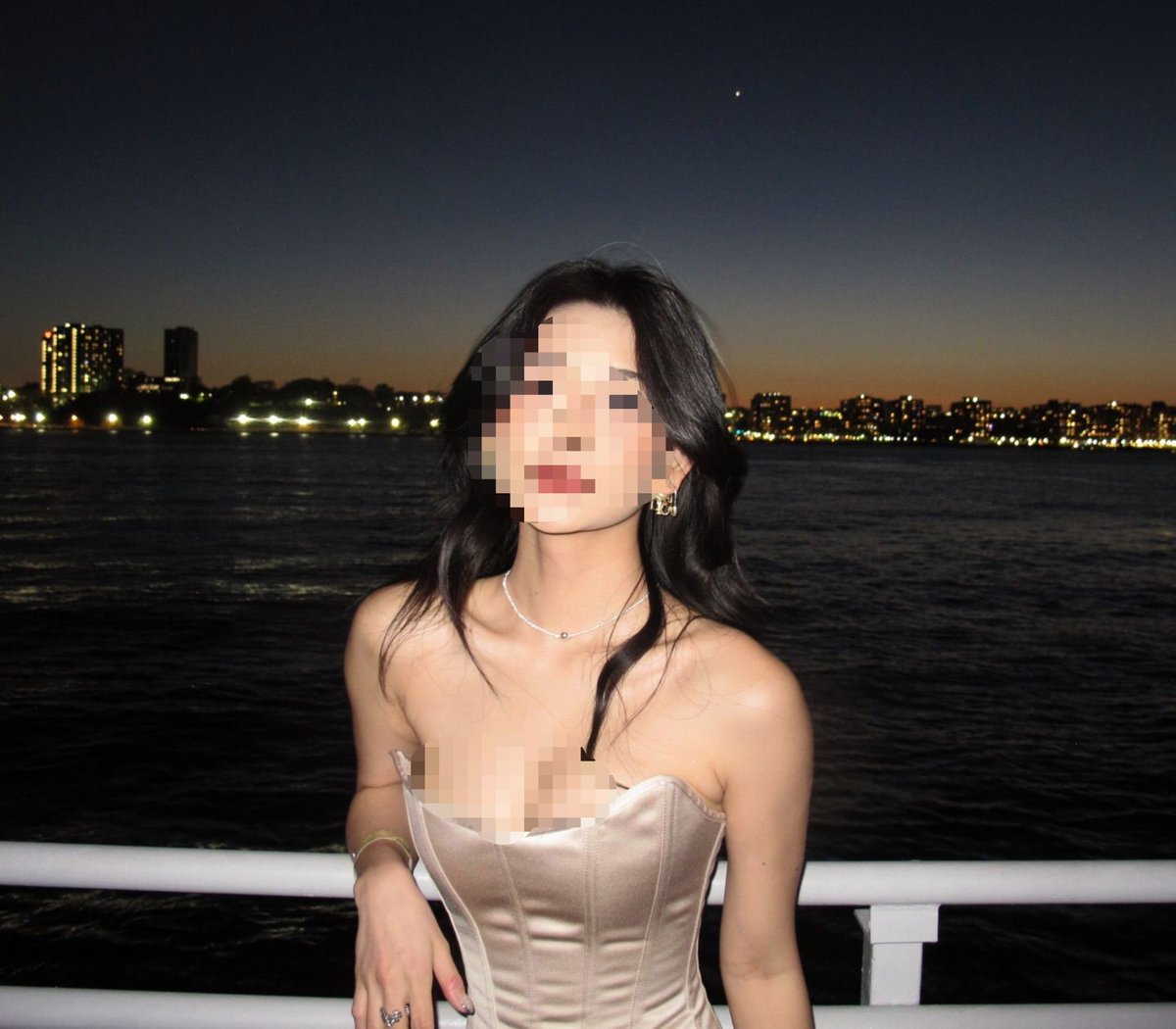 goondictcc's tweet photo. im such a pathetic loser for mommy y1fan. i don't deserve to see her face https://t.co/7ouIJM1rAP