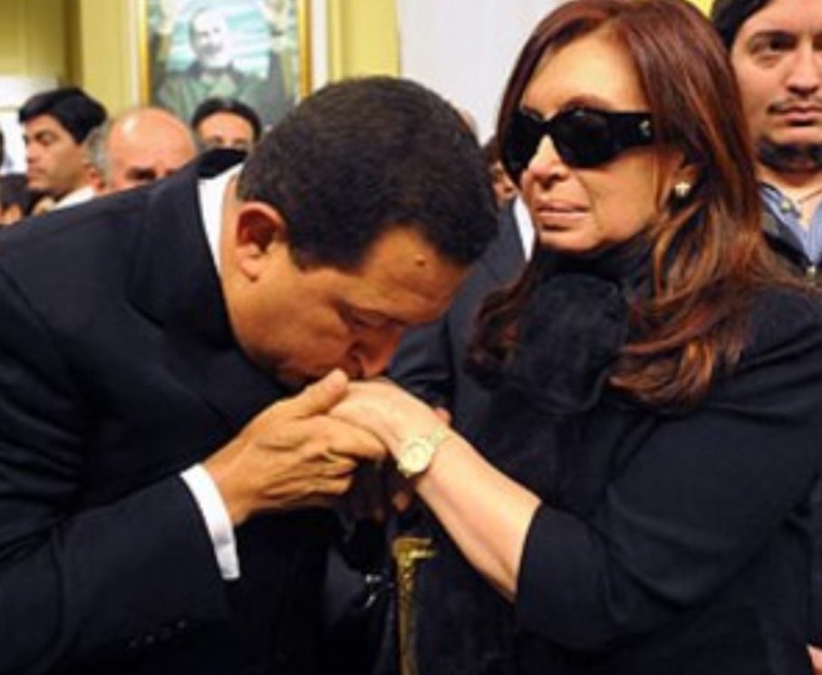 Pantaclea's tweet photo. Dios,Patria,Monogamia y Familia.

(Pedí permiso A Mi Ex para subir esto)

No te voy a parar Inés,tas menopáusica pa la gracia. https://t.co/0GckMK9c3Y