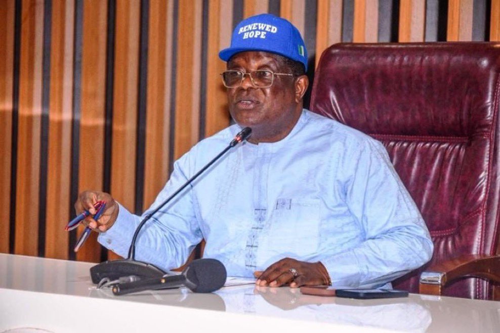 ohcu__l's tweet photo. FEC Approves ₦631.3bn for Nine Road Projects Nationwide, Says Works Minister

Major approvals include:
₦209 billion for the 81.1-kilometre Ado–Ilawe–Ilumaba–Ikole Road in Ekiti State

₦167 billion for the 95-kilometre Etuke–Okene–Ankpa–Otopa Road in Kogi State 

@AbiodunEssiet https://t.co/pF5CmiZAuG